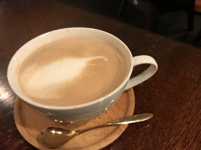 コーヒー牛乳とカフェオレの違いを説明できますか